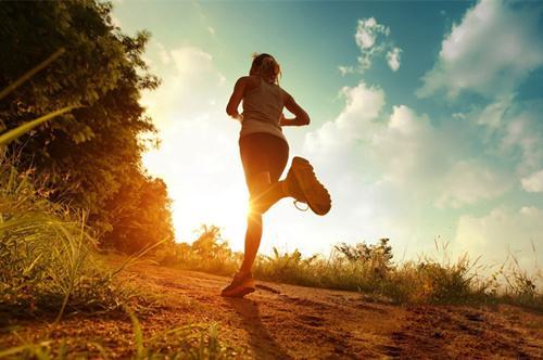 運動小白不用愁，這五招燃脂運動幫你瘦 